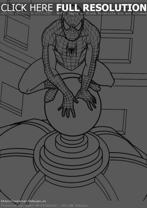 spiderman subido en un modulo